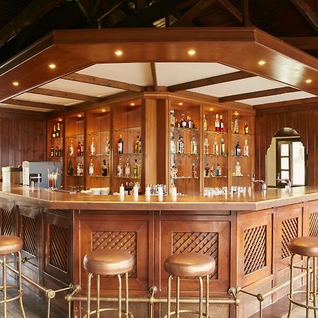 Simantro Resort Sani  외부 사진 A bar