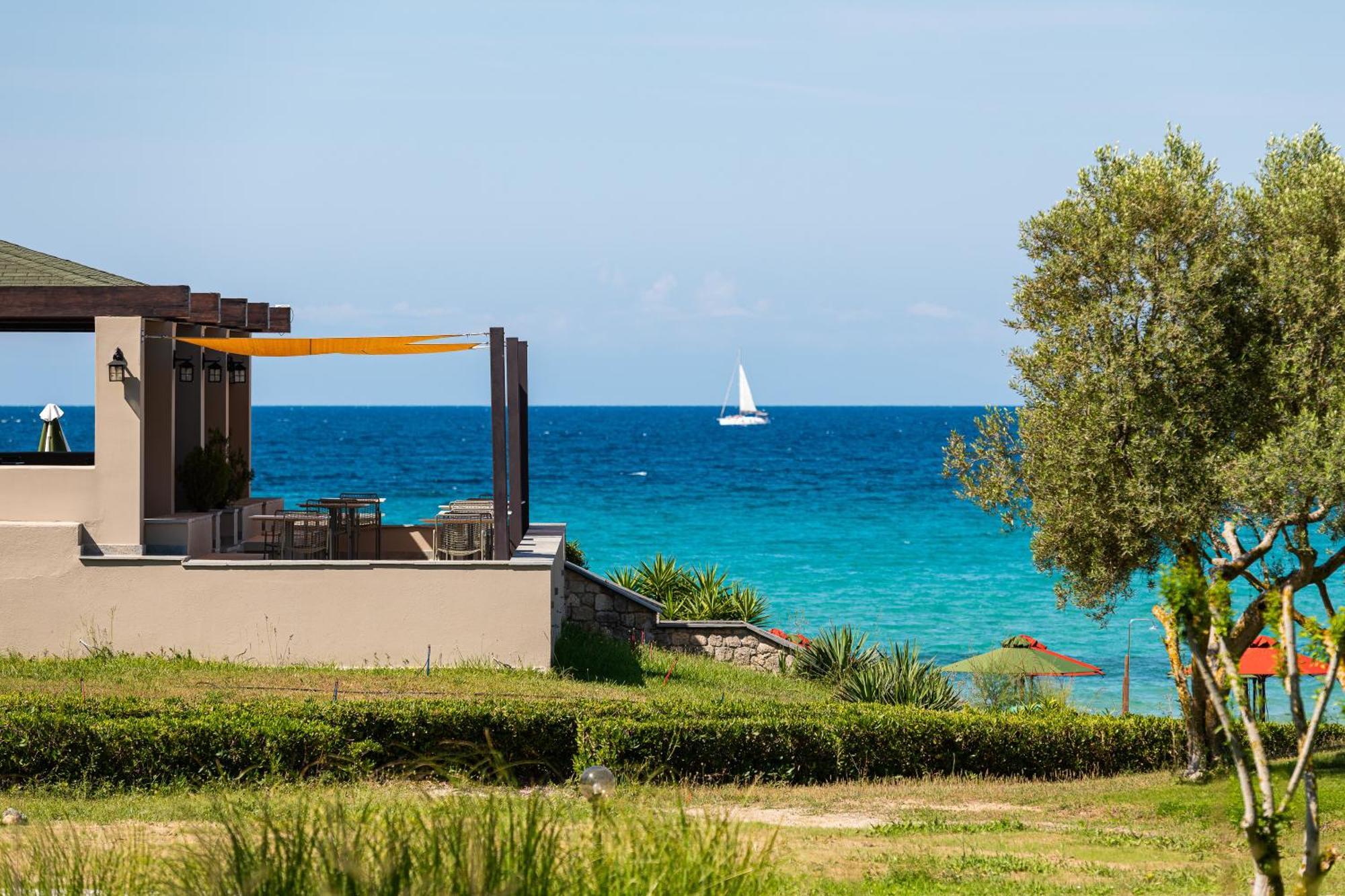 Simantro Resort Sani  외부 사진 View of the sea from the hotel