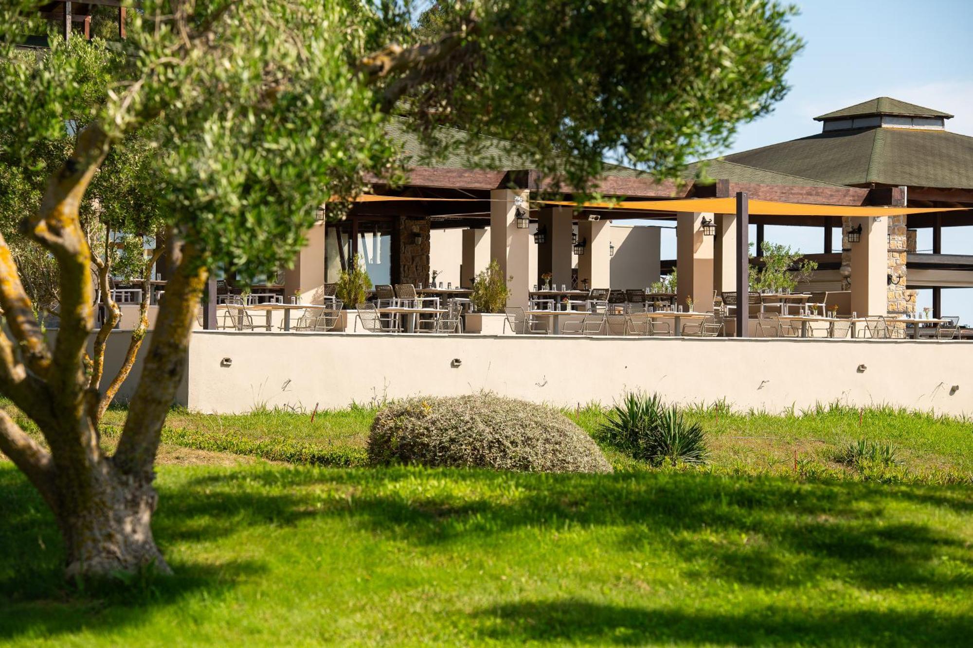 Simantro Resort Sani  외부 사진 The campus of the University of Patras