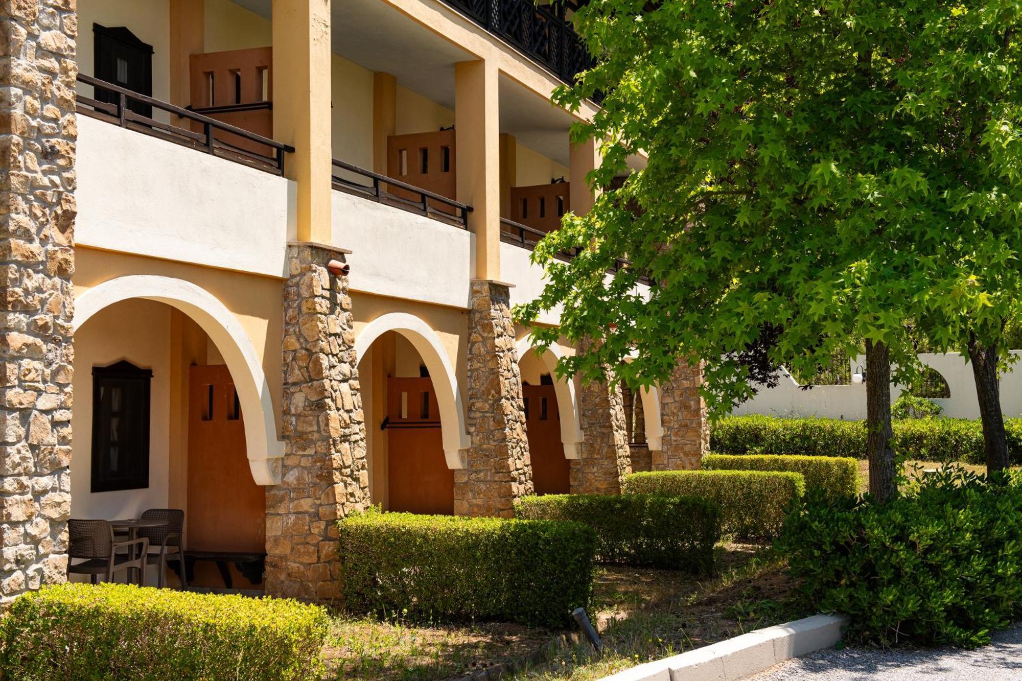 Simantro Resort Sani  외부 사진 The University of Patras