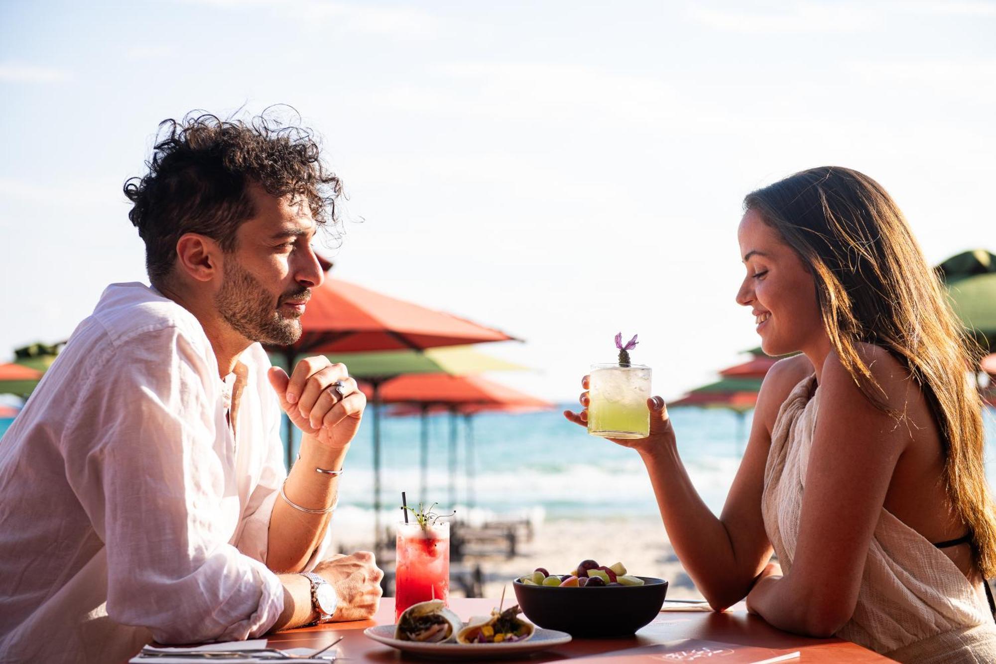 Simantro Resort Sani  외부 사진 A couple dining at a restaurant